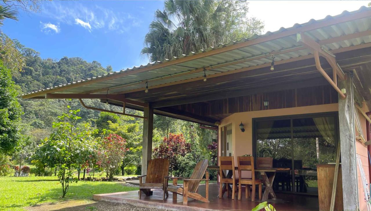 Vierbettzimmer mit Gartenblick