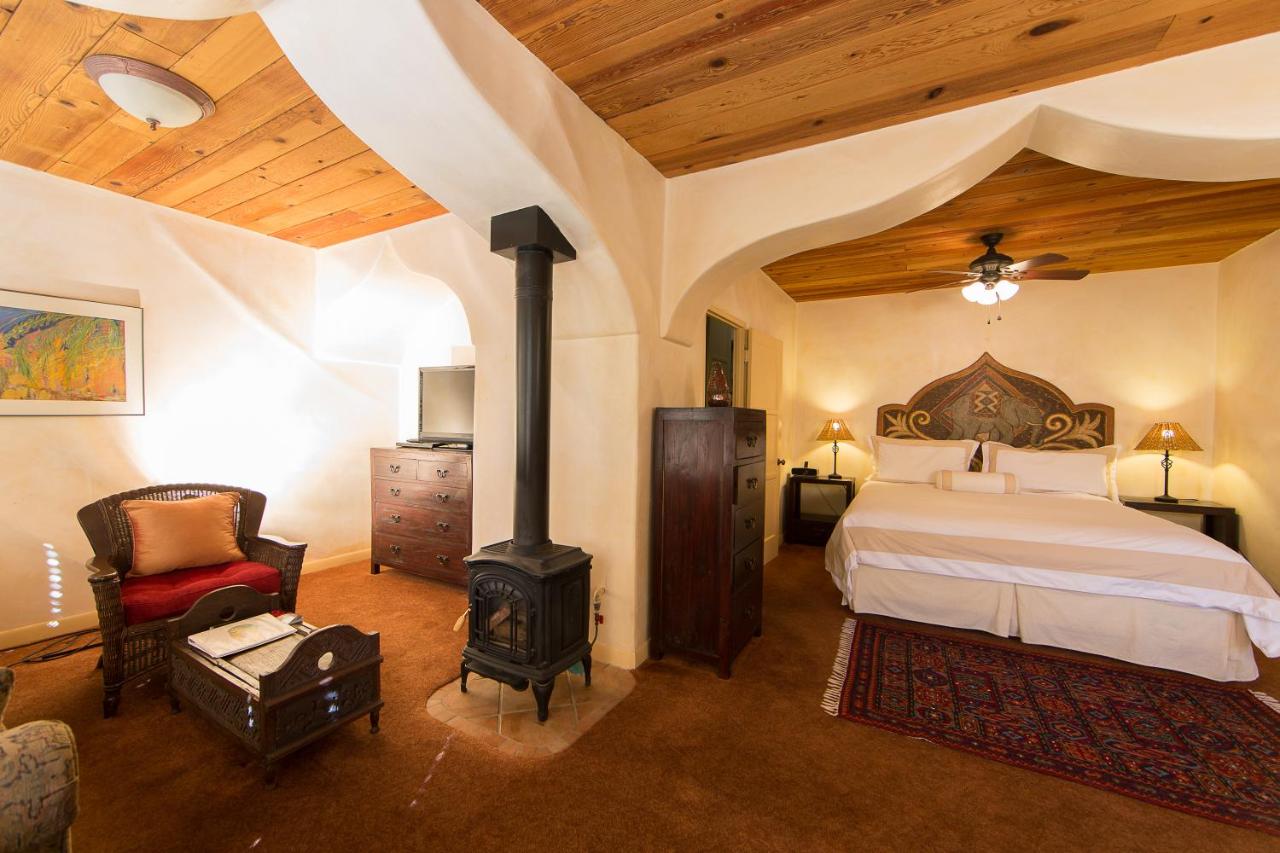 Acorn Studio Suite - King Bed