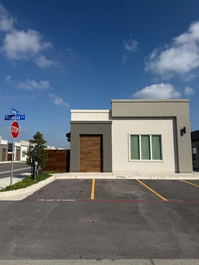 Newly build 1 bedroom 2 bathrooms condo - Bed and Breakfast Weslaco