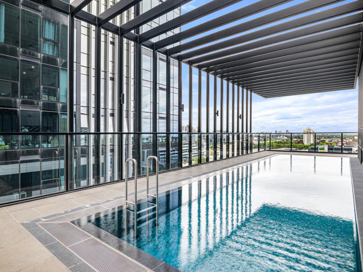 Crown Residence - Luxury 2BR Apartment Pool and Gym - B&B Melbourne