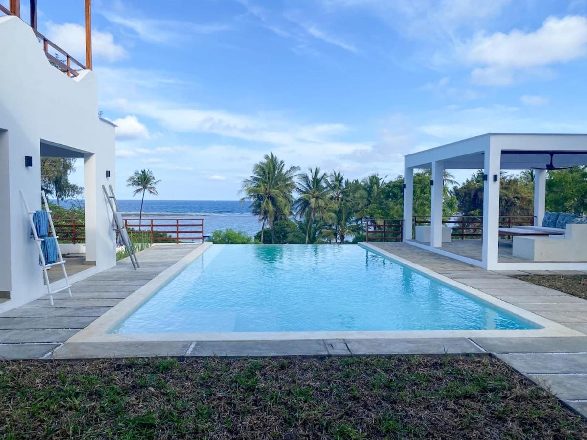 Tiwi Beachfront Family Villa - Chambres d'hôtes Tiwi