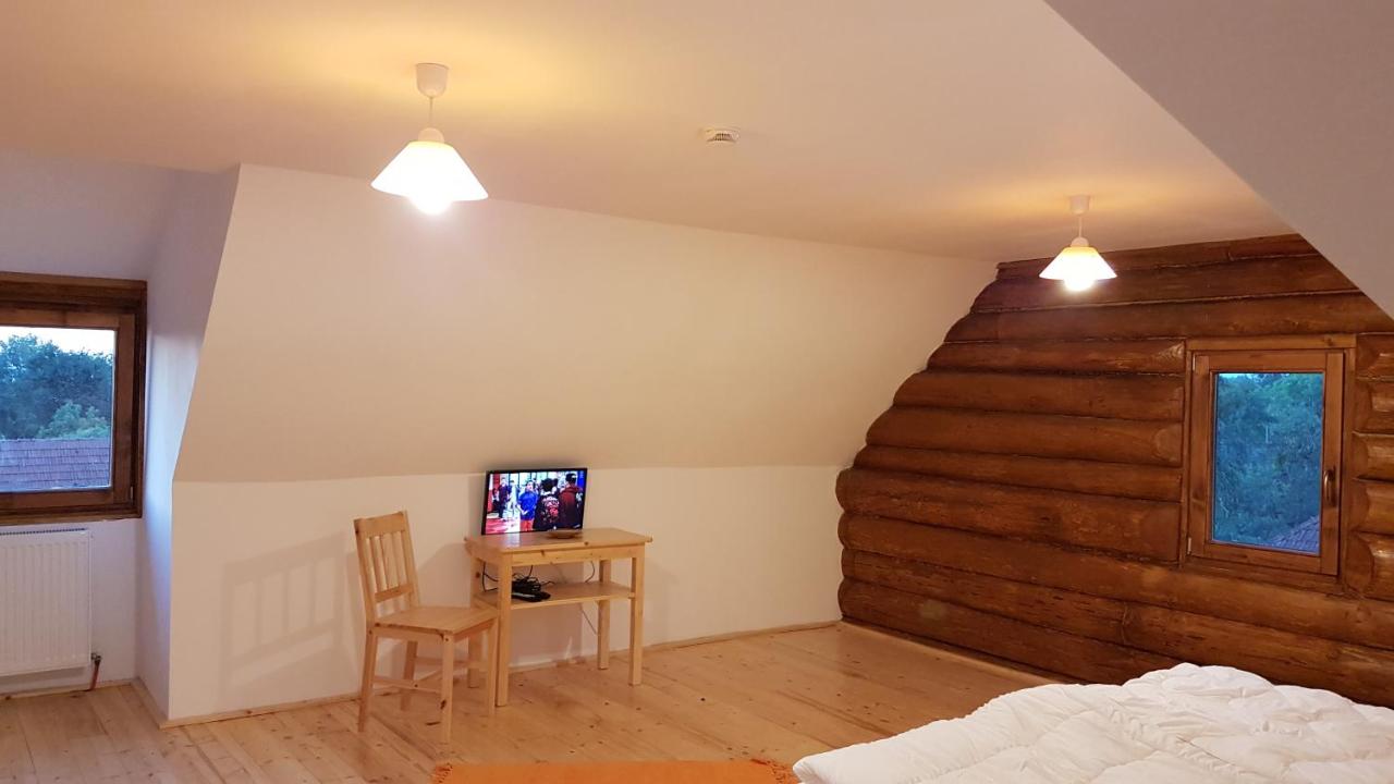Dreibettzimmer mit eigenem Bad