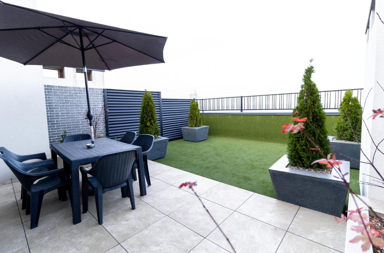 Sky Haven Penthouse I Dreamy Views - B&B Chişinău