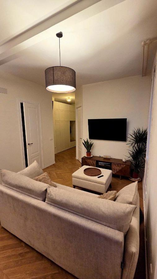 15 mins from Sagrada Familia - B&B Barcelona