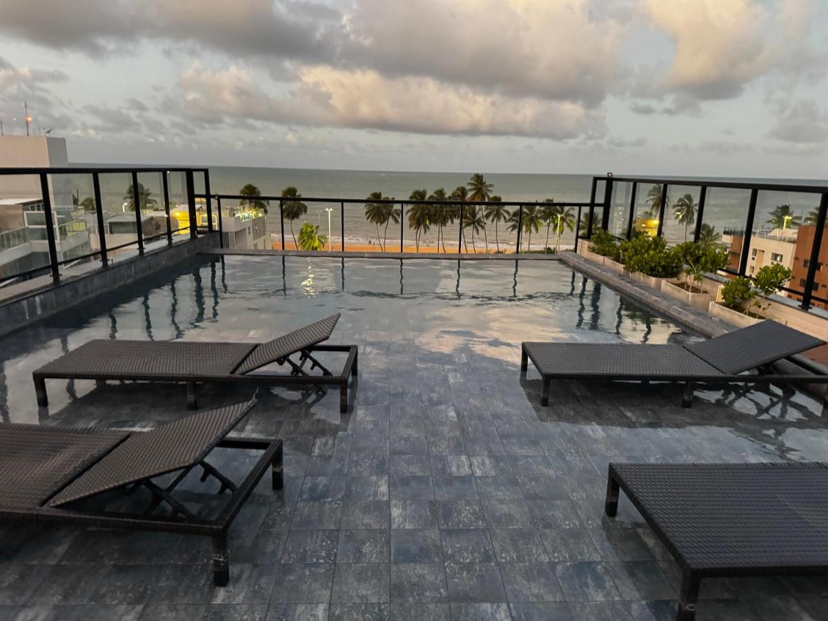 Flat - Apartamento na praia de Cabo Branco a 50m da orla de Cabo Branco - Maravilhoso no Edifício Legacy - com piscina , spa, minimercado, lavanderia , listado nos menores flats ! Apartamento novo! Horário de checkin 15h e checkout meio dia ! - Chambres d'hôtes João Pessoa