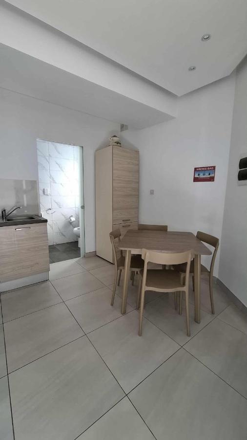Cosy studio close to Qawra Beach - B&B San Pawl il-Baħar