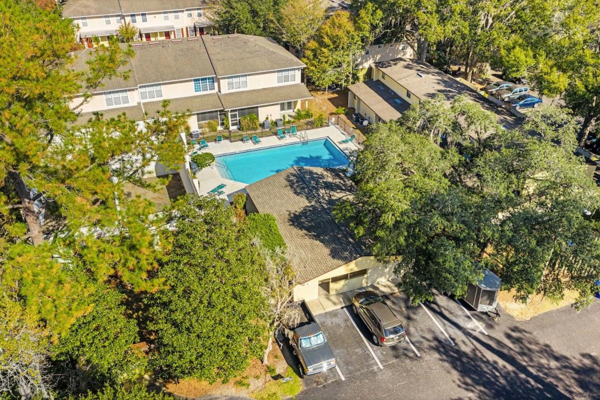 Modern 2-Bedroom 2 and half-Bath Condo in Gainesville Florida - B&B Gainesville