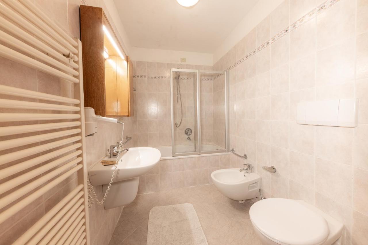 One-Bedroom Apartment (4 Adults + 1 Child)