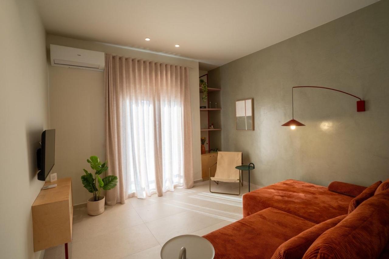 MelAngelo Villas M - Modern Studio near Port of Piraeus - Chambres d'hôtes Le Pirée