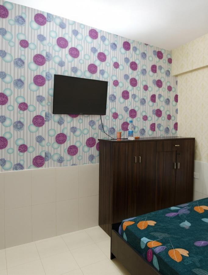 Room In Thane At ovale naka Ghodbunder road - B&B Thane