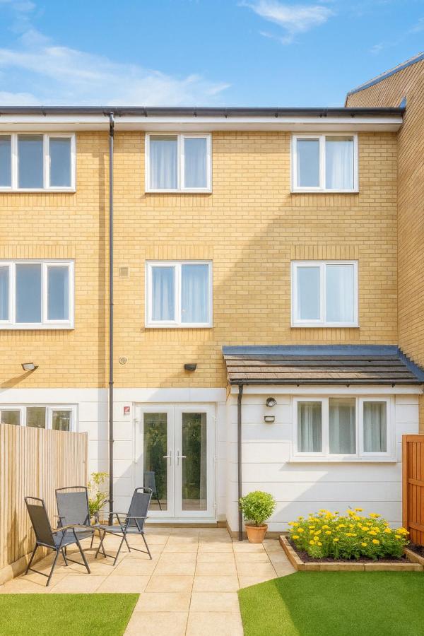 Stunning home next to Excel, London City Airport and East London University - B&B North Woolwich