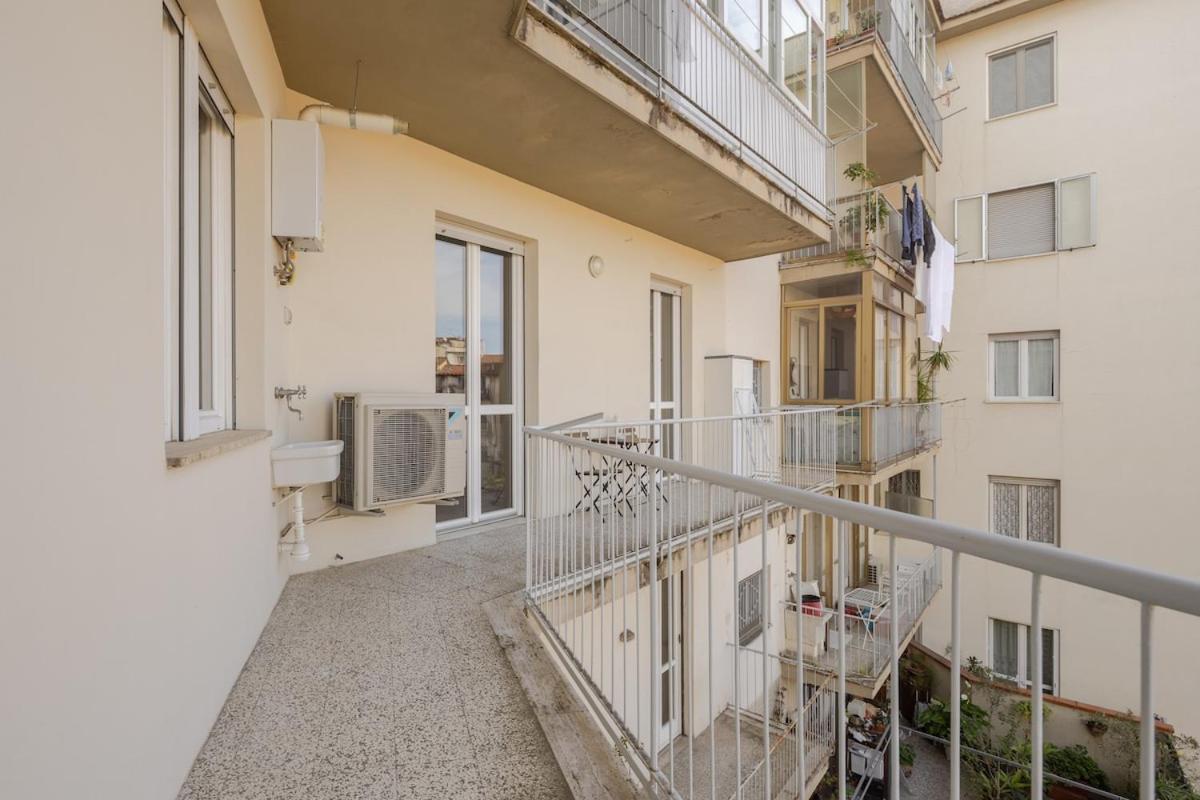 Accommodation with free parking near to the centre - B&B Florence