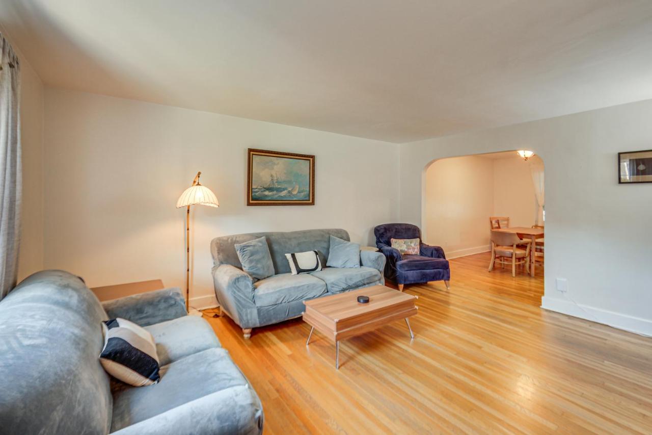 4 Mi to Downtown Pittsburgh Family Home with Patio - Chambres d’hôtes Pittsburgh