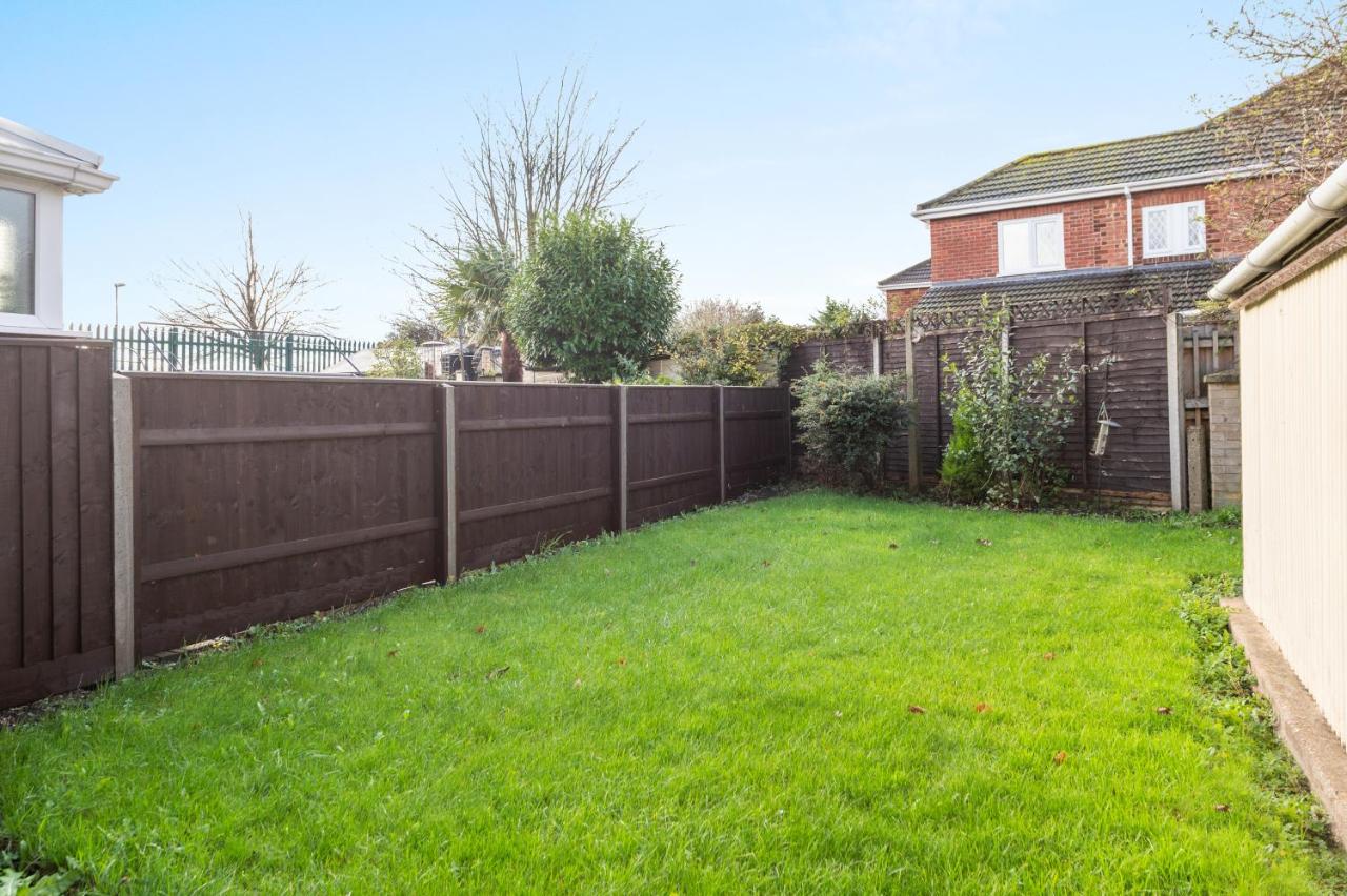 Luxury House - Brand New - Parking - Sleeps 5 - B&B Old Clee