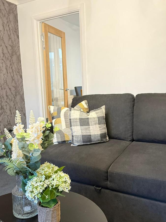 Wigan 2-Bedroom Modern house - Cozy & Relaxing Stay - Ferienwohnung Bickershaw