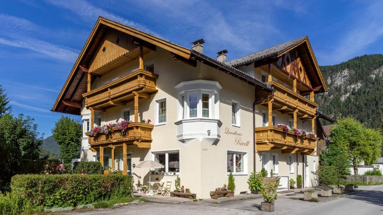 B&B Scharnitz - Landhaus Riedl - Bed and Breakfast Scharnitz