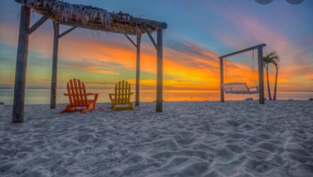 Amazing Waterfront View - B&B Tampa