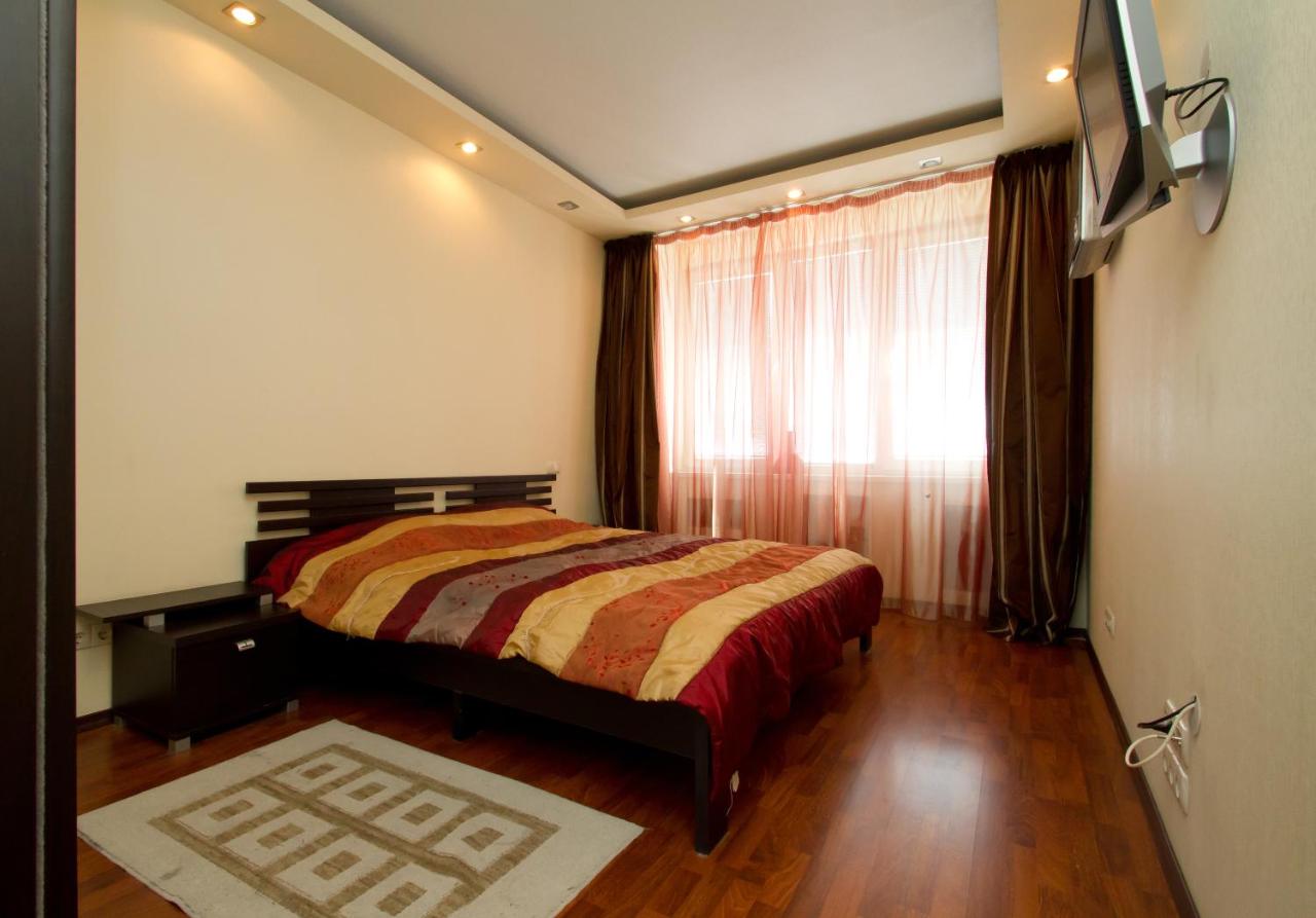 Comfort Two-Bedroom Apartment on Boulevard Shevchenka 2