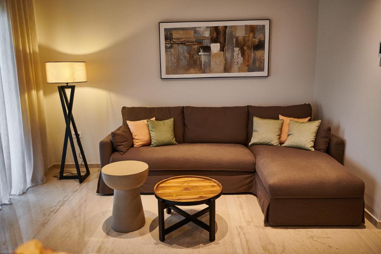 By the Ellinikon - B&B Atene