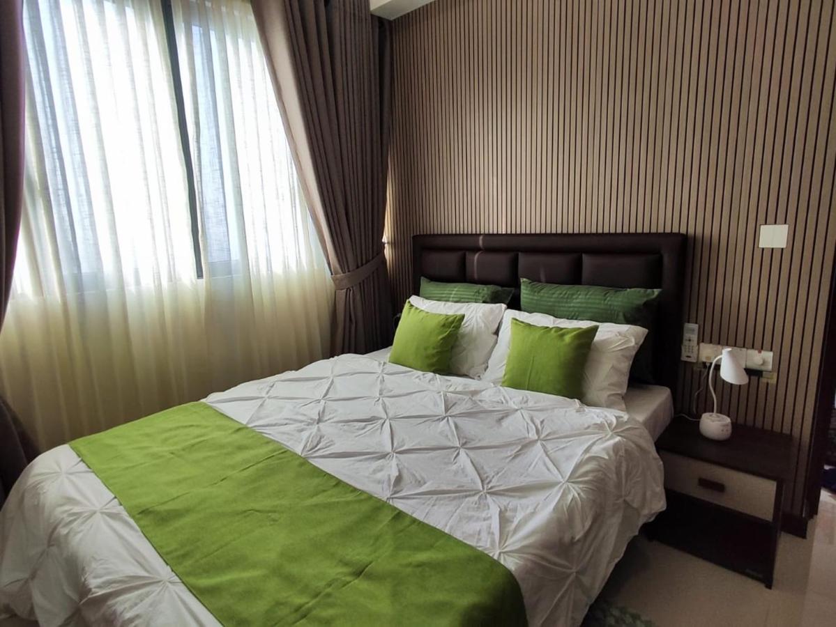 Tri-Zen Colombo 2 - 38th Floor Luxury Apartment with City Skyline Views & Rooftop Pool - B&B Colombo