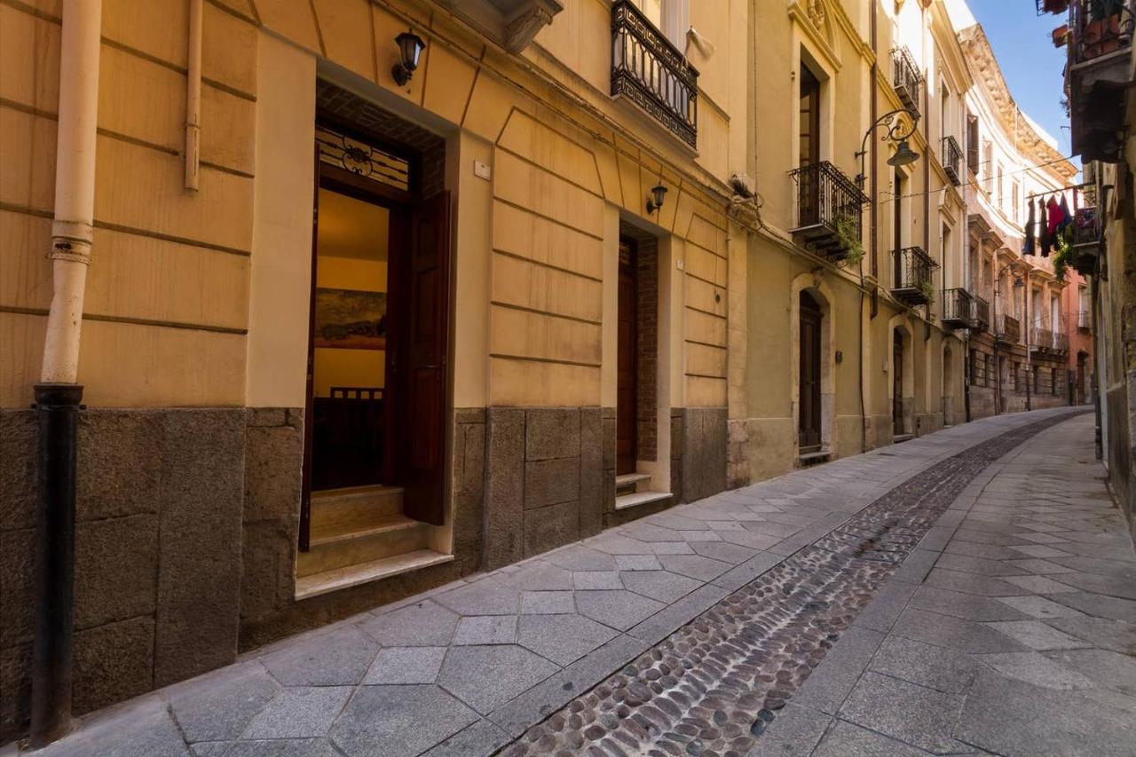 House La Marmora 155 - Bed and Breakfast Cagliari