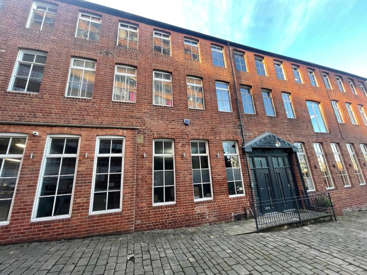 The Loft - 4 Bedroom Apartment with Hot Tub - B&B Sheffield