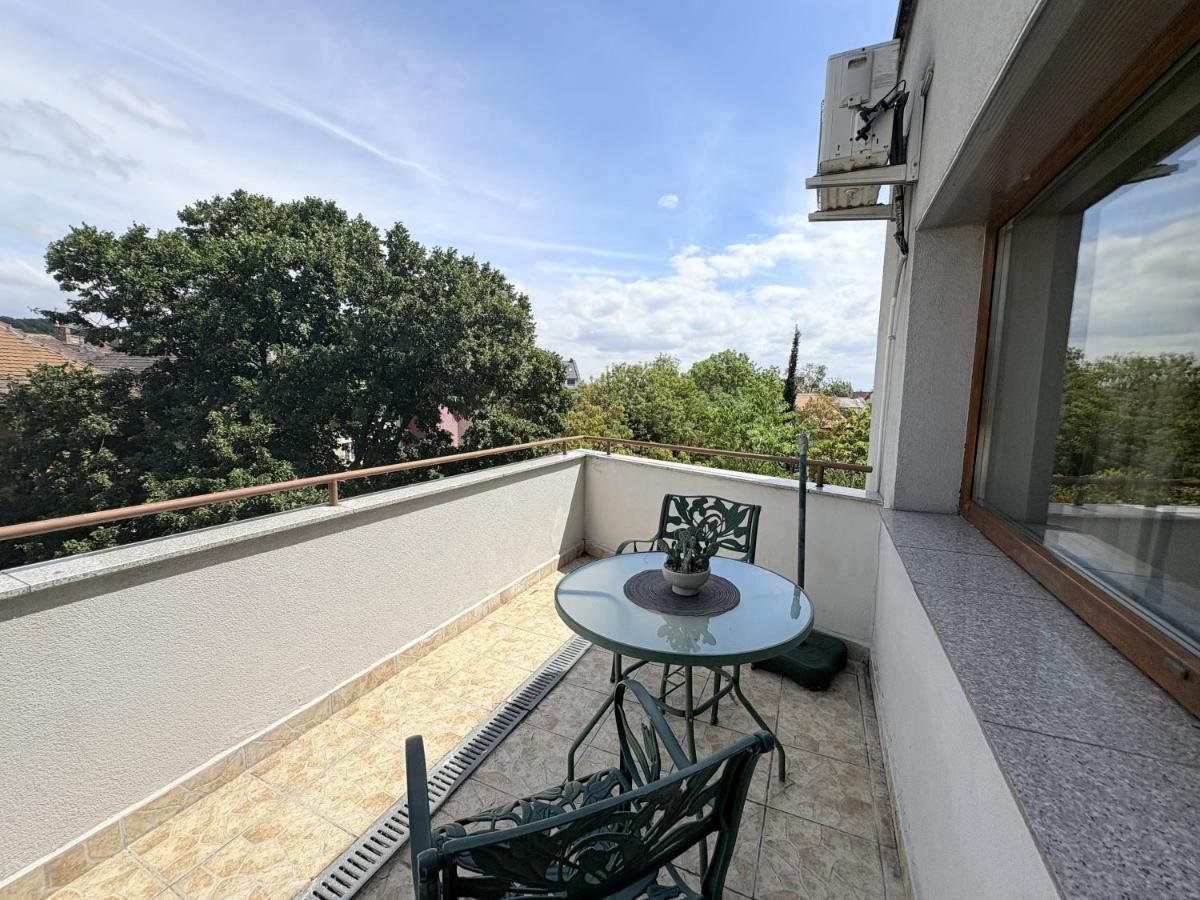 Carolina Apartman - Bed and Breakfast Boedapest