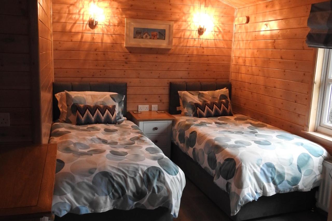 Alpaca Farm- Valley Views- Sleeps 4- Parking- Pets - B&B York