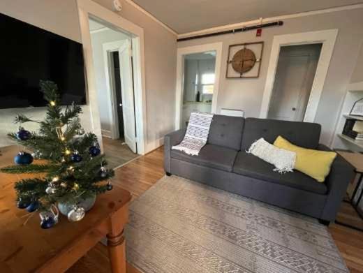 #StayinMyDistrict Heritage By The Bay - B&B Coos Bay