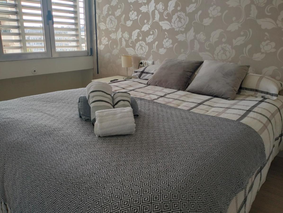 Chusbad place zona Cuzco-Santiago Bernabéu Edificio Eurobuilding 2 - Chambres d’hôtes Madrid