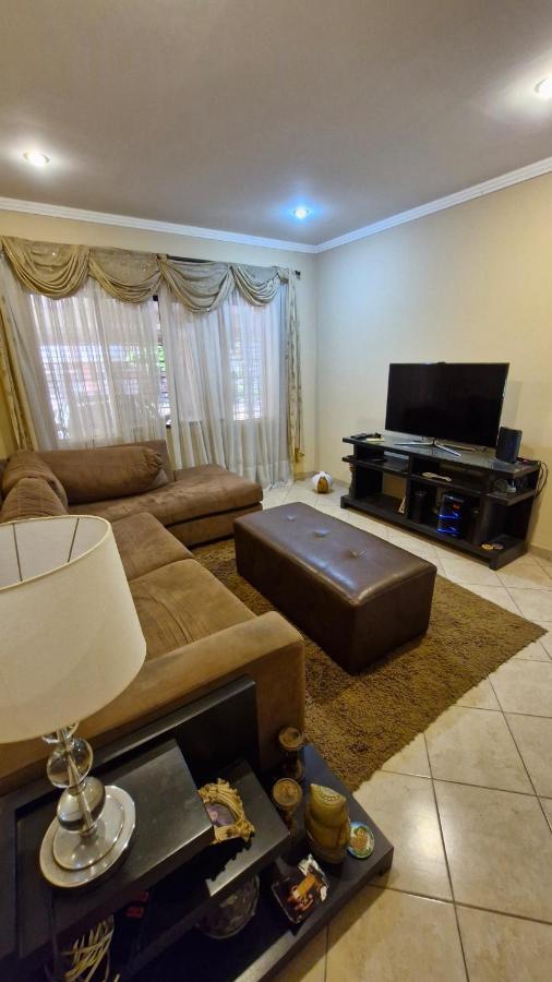 Casa para cuatro adultos - Bed and Breakfast Asunción