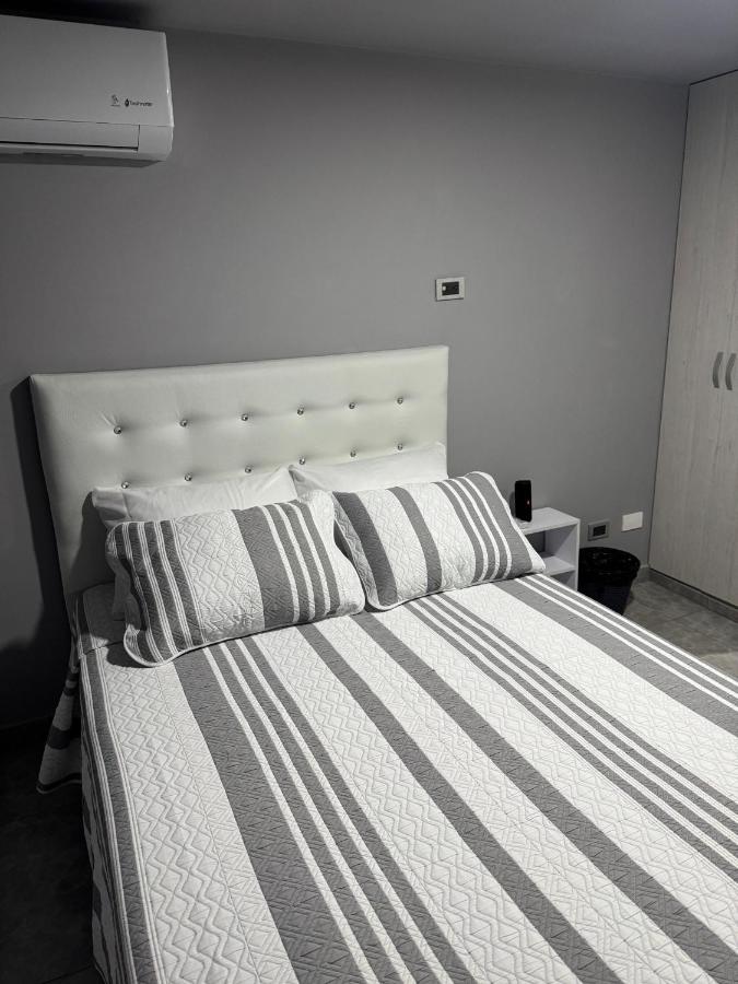 Apartaestudio cómodo y central - Ferienwohnung Cali