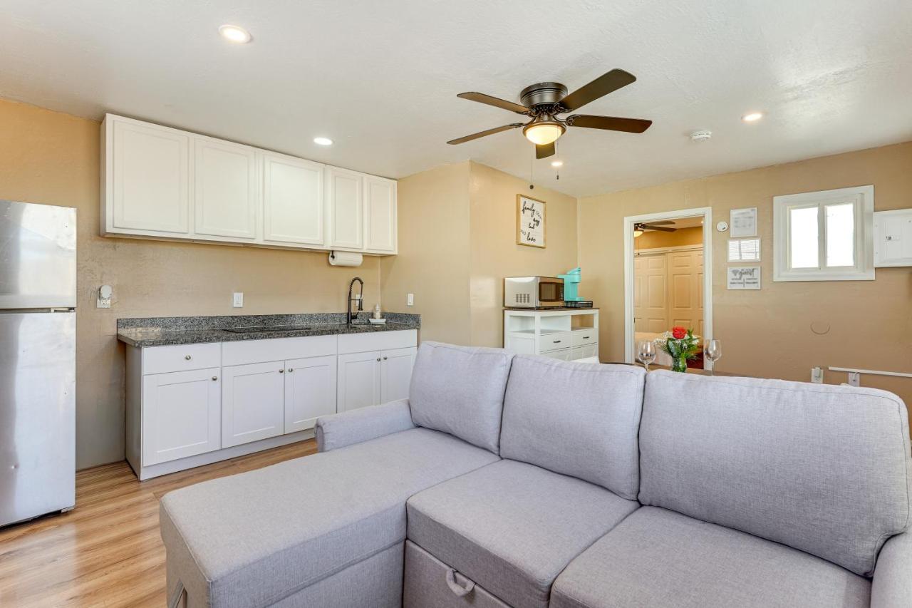 3 Mi to Lookout Mtn! Gem with Fire Pit and Fenced Yard - B&B Phoenix