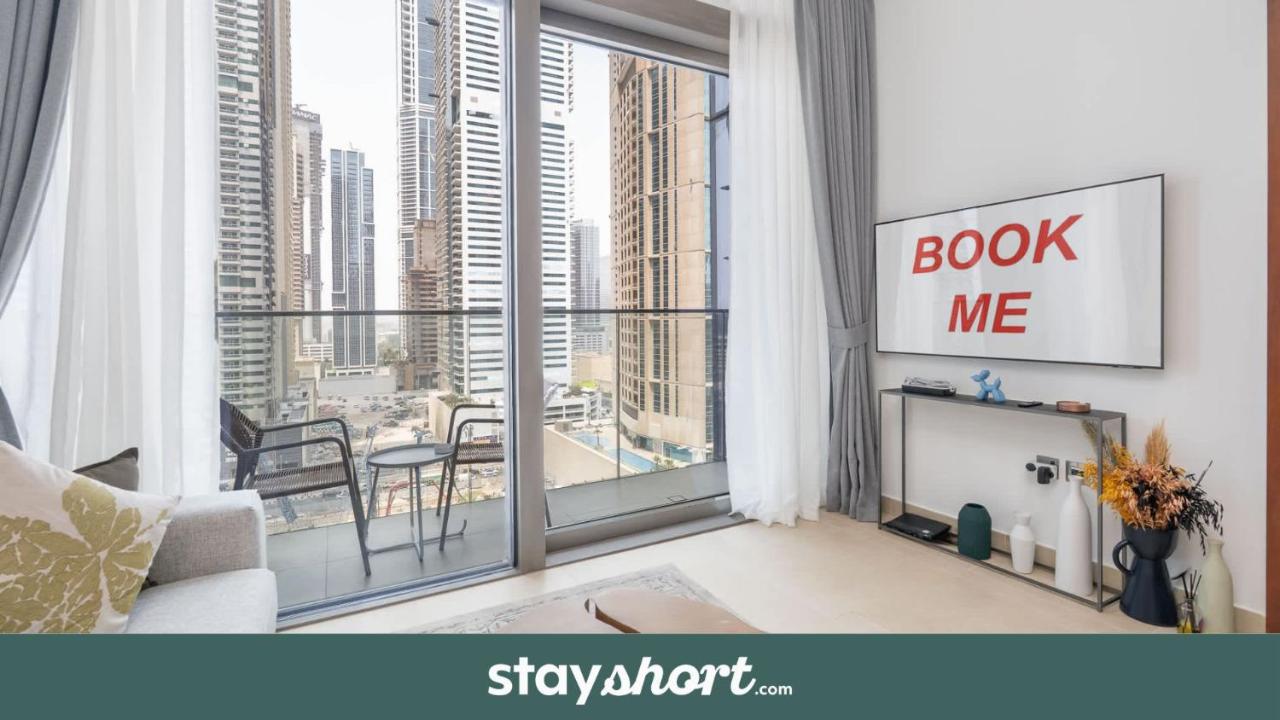 StayShort - Dubai Marina flat sleeps 3 with City Views - Chambres d’hôtes Dubaï
