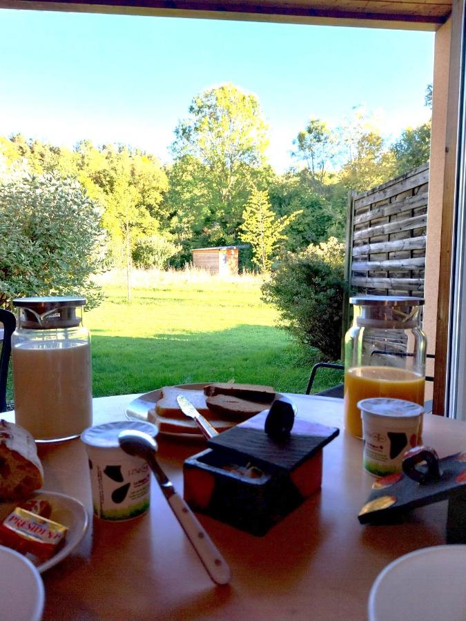 Les Cinq Chemins, Etape et Séjour inclusif au coeur des Volcans d'Auvergne - B&B Mazaye