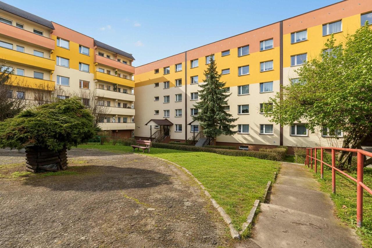 Bright Apartment Bardowskiego in Katowice Perfect for Remote Work by Noclegi Renters - Chambres d'hôtes Katowice