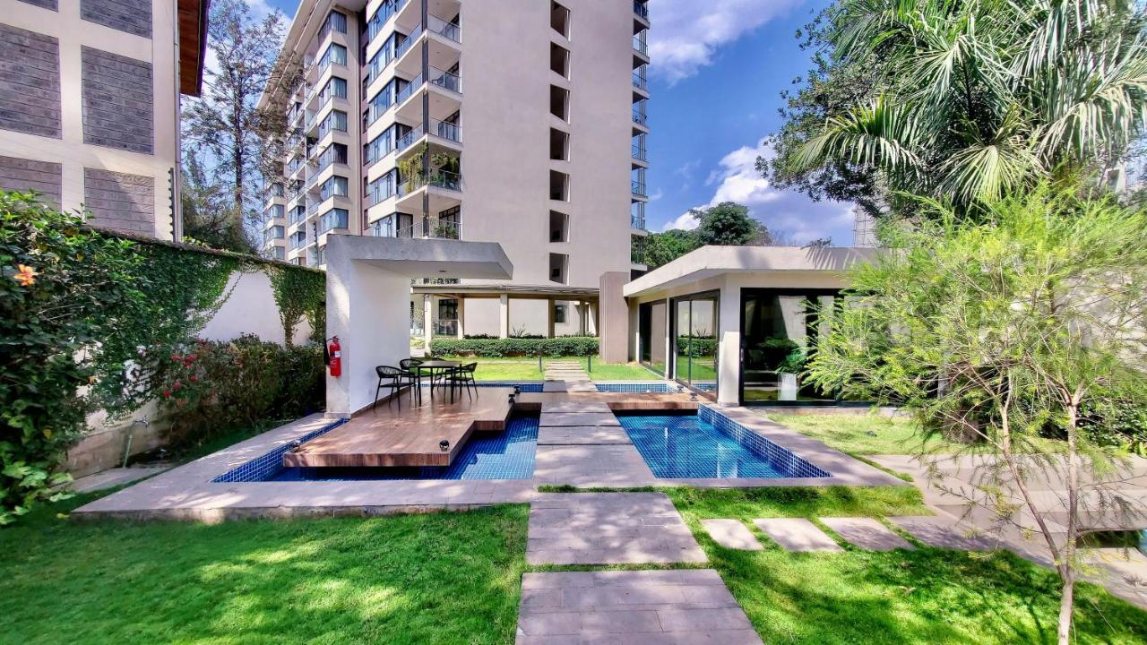 Sunset Views, Pool, Gym and Work Desk - B&B Nairobi