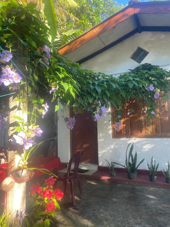 Camera Matrimoniale con Vista Giardino