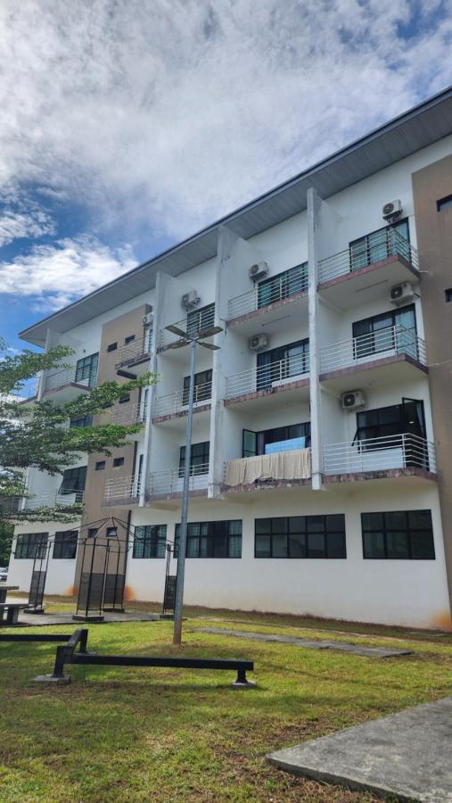 CC Regalia Homestay Near Unimas Kota Samarahan Kuching Sarawak - B&B Kota Samarahan