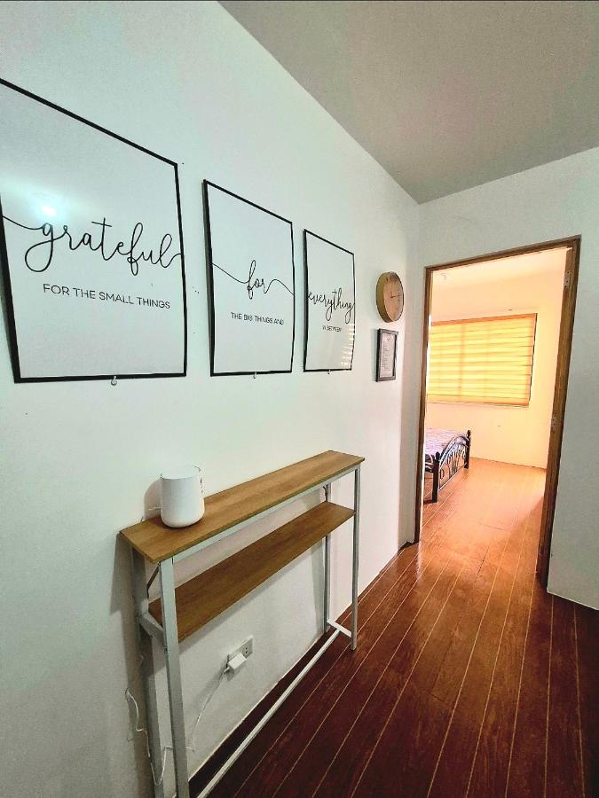 Casa Deña Lawa - Cozy Staycation in Calamba - B&B Calamba