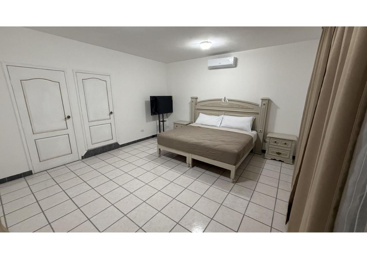 Kamer met Kingsize bed en Bubbelbad