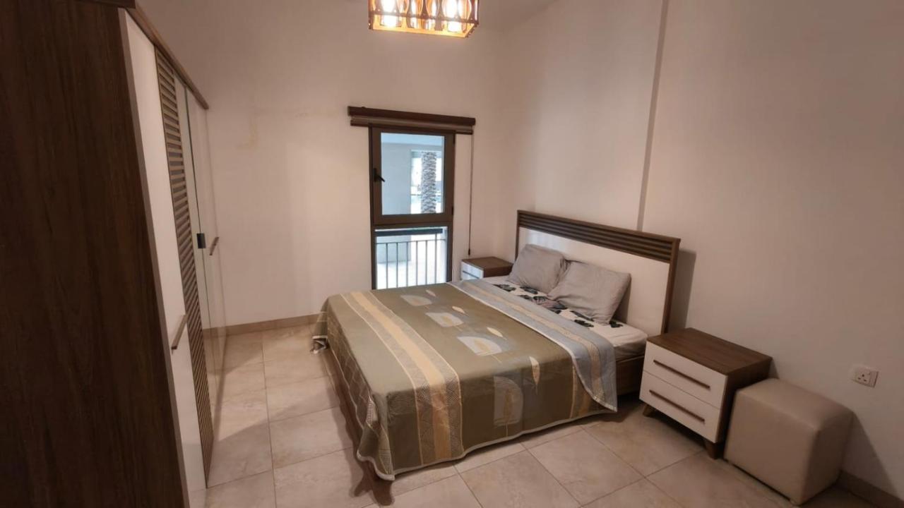 Camera Queen con Vista Piscina