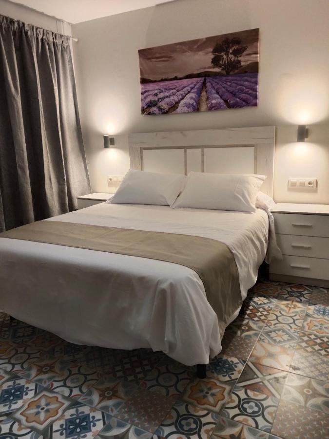 Camera Queen Standard