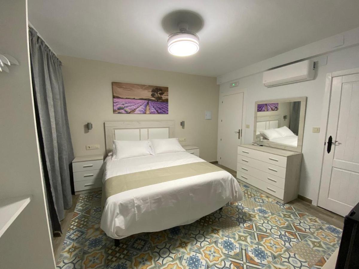 Camera Queen Standard