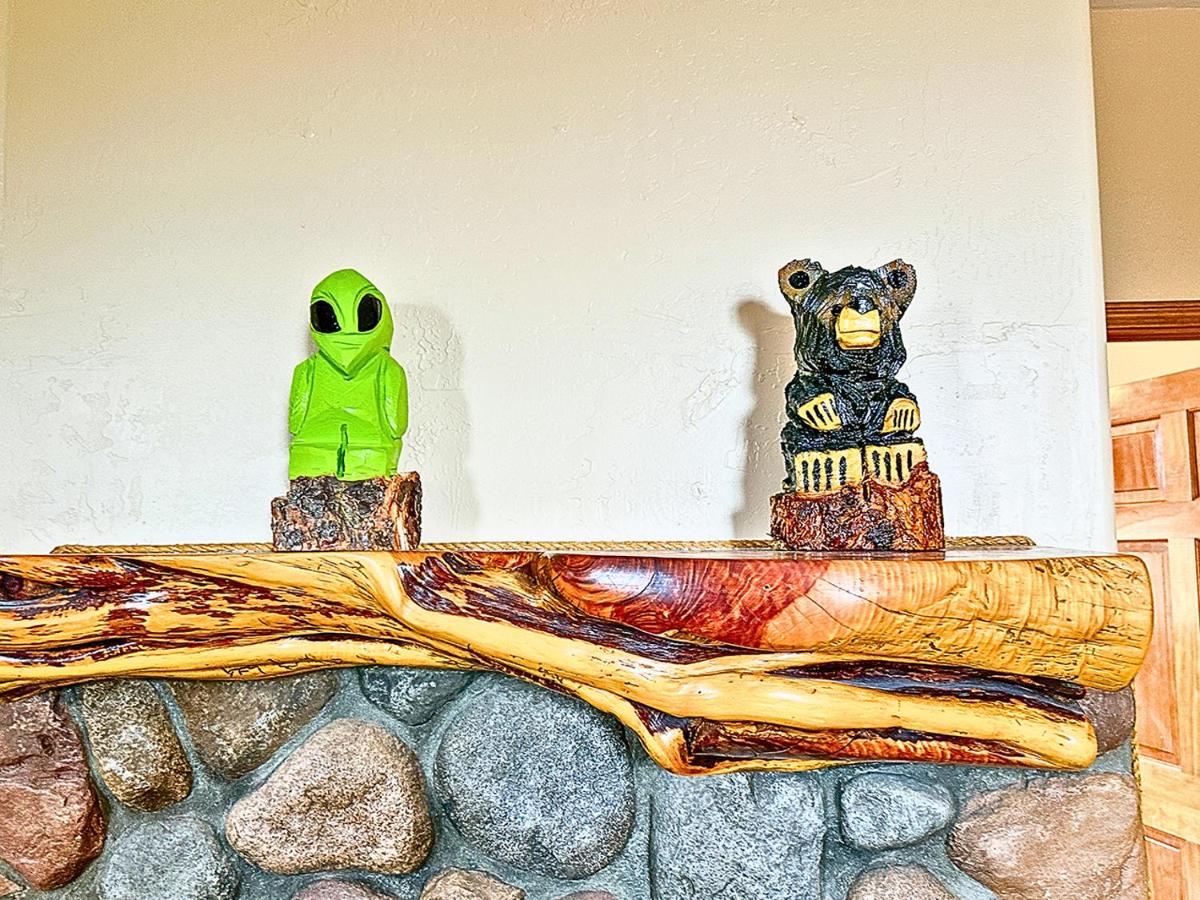 National Forest Retreat AZ White Mtn Escape Cabin Design Spacious Condo By Vacation Your Way - B&B Overgaard