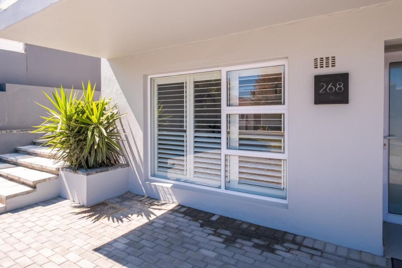 Serenity on 6th Luxury holiday home - B&B Hermanus
