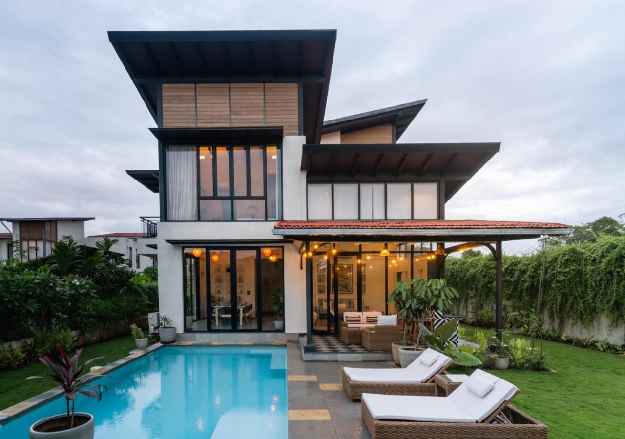 LohonoStays Villa Siena F - B&B Alibag