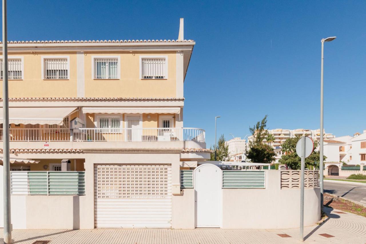 Casa con Barbacoa Piscina y Parking Privado - B&B Gandia