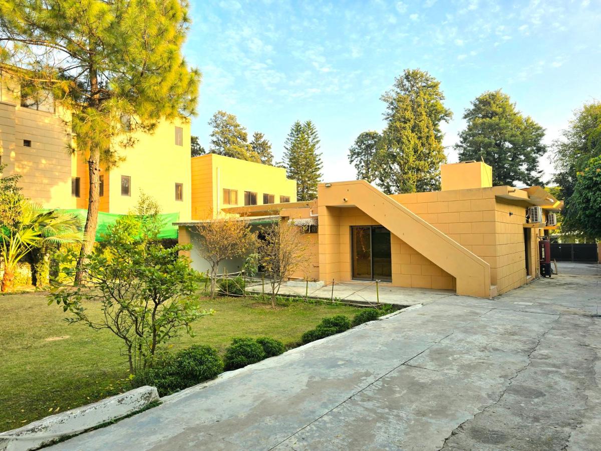 Amber Wood By Luxurious Landing - Ferienwohnung Islamabad