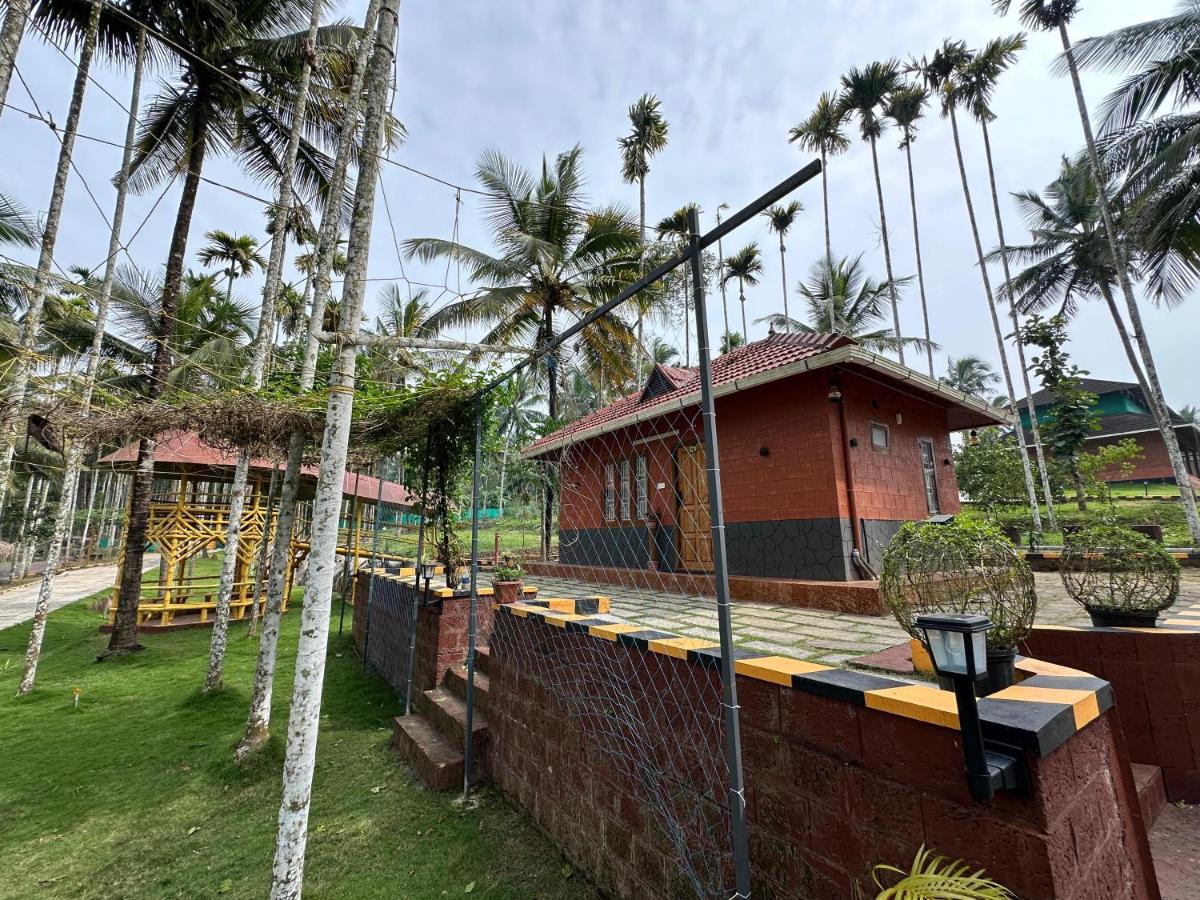 J & L Kabini Palace - B&B Pulappoyil